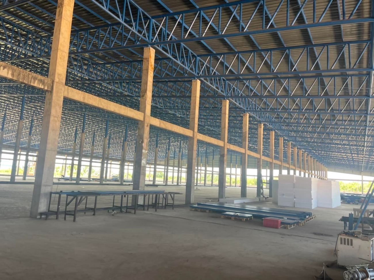 โครงสร้างอาคารและพื้นที่เตรียมติดตั้งห้องฟรีส | ผลงานห้องเย็นโดย บริษัท ไทยคาเมล ดีเวลลอปเม้นท์ 2018 จำกัด